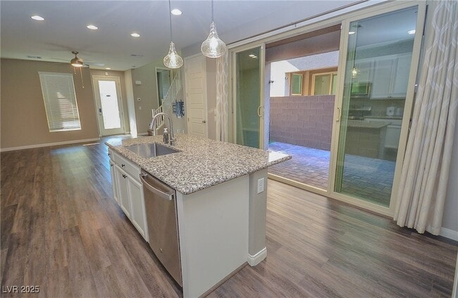 Building Photo - 541 Tokopah Falls St