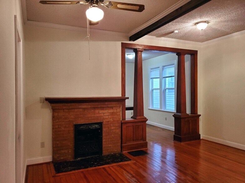 Building Photo - 1313 East Walnut