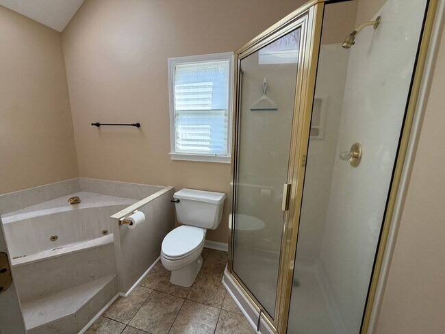 Building Photo - Prime Location in Half Mile Lake, Greenville, SC