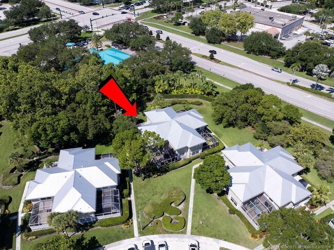 Building Photo - 2905 SW Lakemont Pl