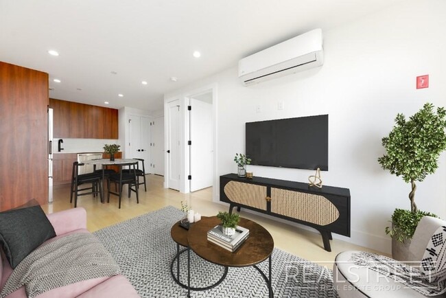 Building Photo - 1889 Bergen St