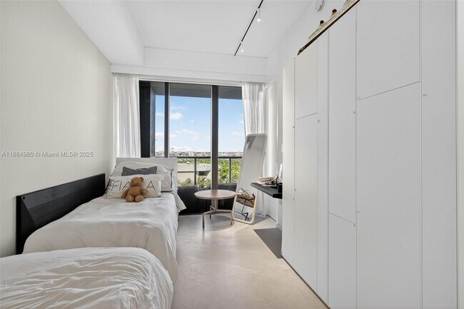 Building Photo - 9705 Collins Ave