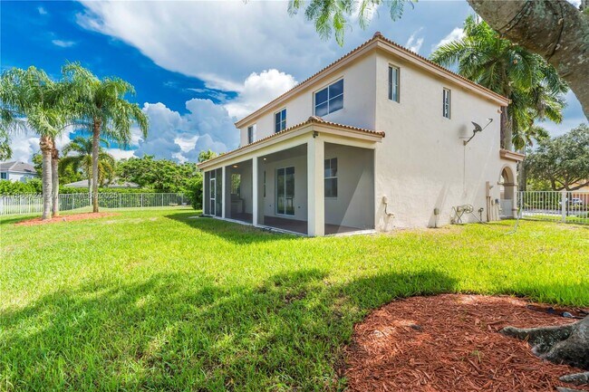 Building Photo - 663 Live Oak Ln