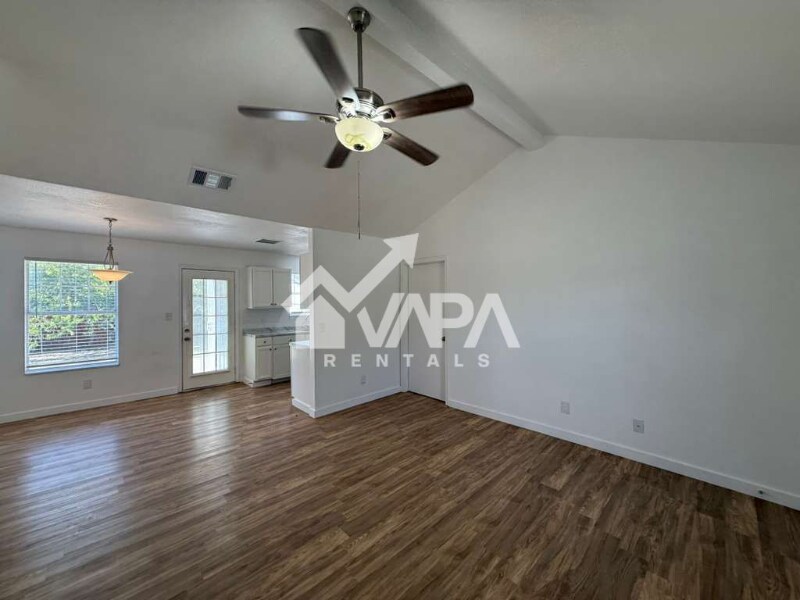 Building Photo - 5526 Green Grove Dr
