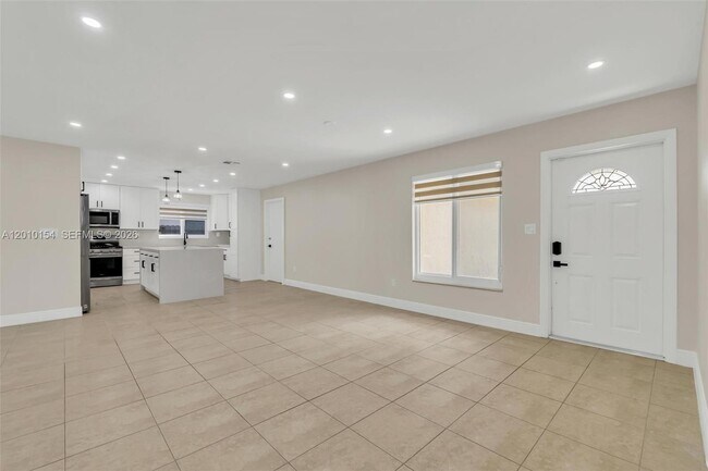 Building Photo - Southwest 86th Street, Miami, FL 33183 - 4 BR 2 BA single-family home