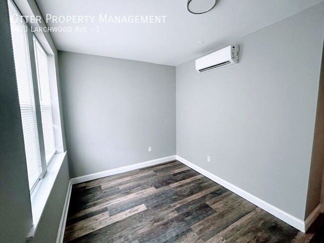 Building Photo - 5423 Larchwood Ave