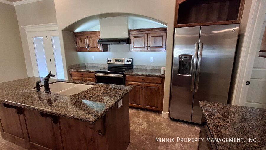 Building Photo - 7904 Legacy Pkwy