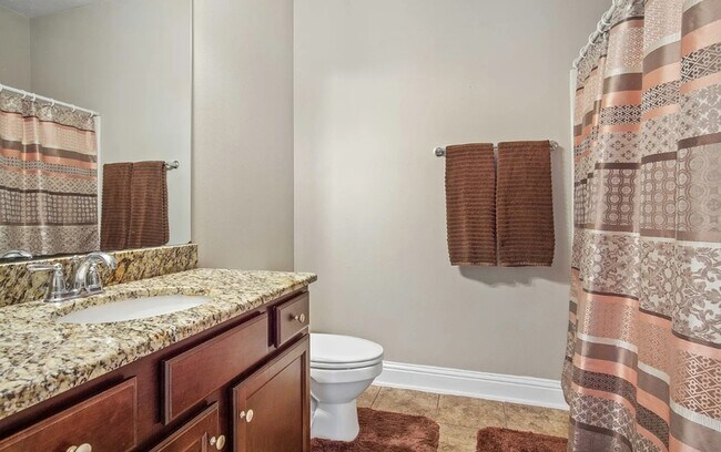 Building Photo - 2492 Bentridge Dr W