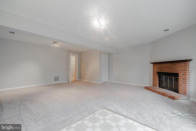 Building Photo - 8525 Gambel Oak Dr