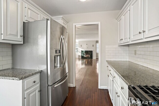 Building Photo - 51 Brittania Dr