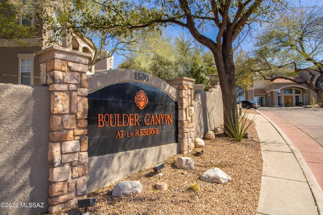 Building Photo - 1500 E Pusch Wilderness Dr