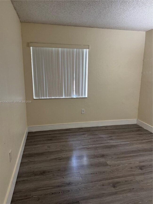 Building Photo - 9429 Fontainebleau Blvd