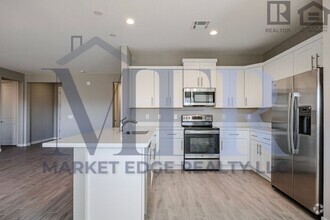 Building Photo - 3Bed/2Bath House in Arizona City! $199 MOV...