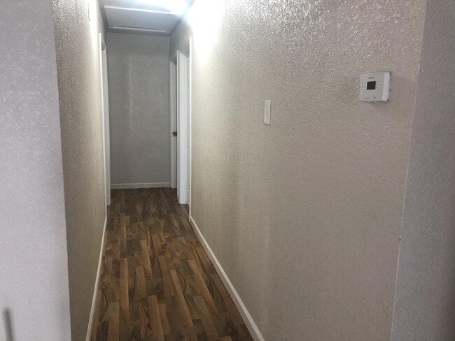 Building Photo - 1554 Willowbrook St