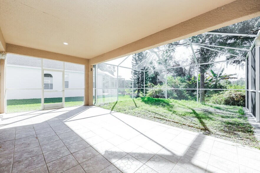 Building Photo - 8519 Parrots Landing Dr