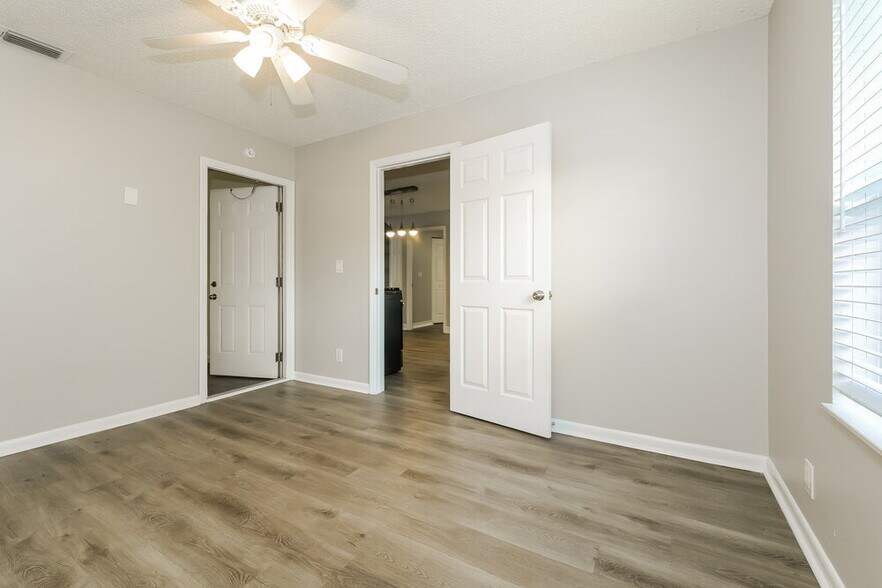 Building Photo - 5872 Corson Pl