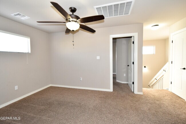 Building Photo - 300 Saltford Pl