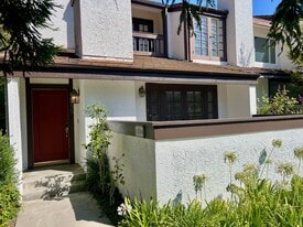 Building Photo - 1586 Palisades Dr