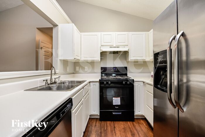 Building Photo - 104 Waters Edge Dr