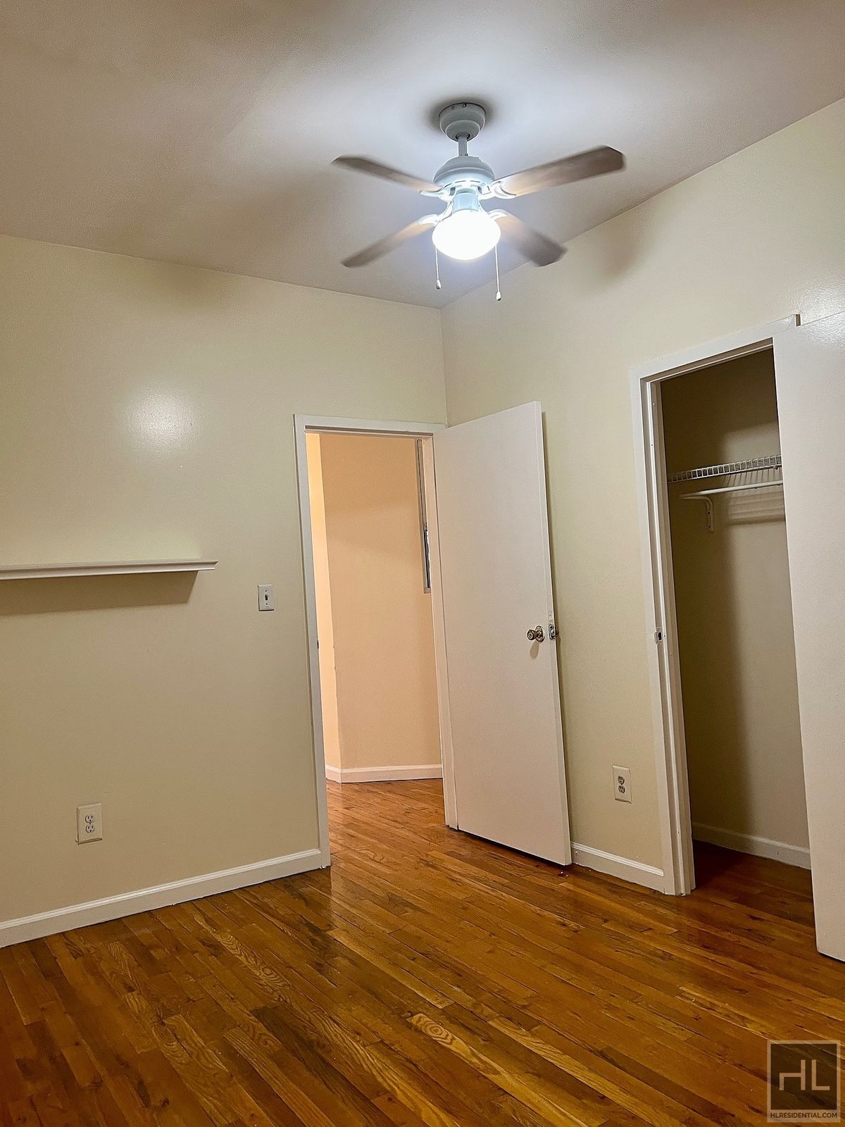 Building Photo - 4BR 1BA Historic Mixed Use Loft w/ Massive...
