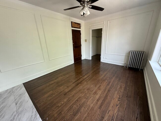 Building Photo - 4901 N Christiana Ave
