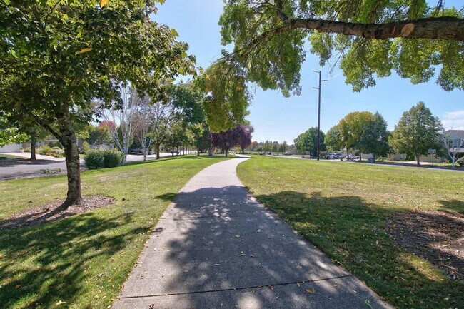 Building Photo - 2372 NW Meadows Dr