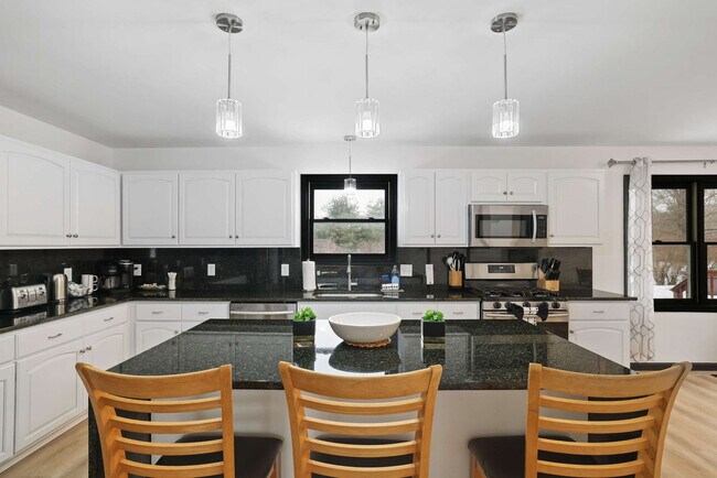 Building Photo - 153 Bull Run