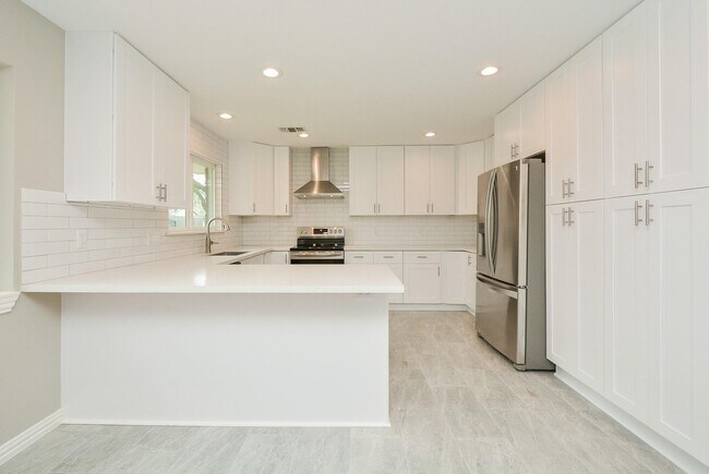 Building Photo - 1437 Wisterwood Dr