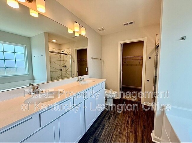 Building Photo - 1524 Hayfield Flt