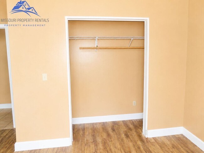 Building Photo - 418 W Maddux St