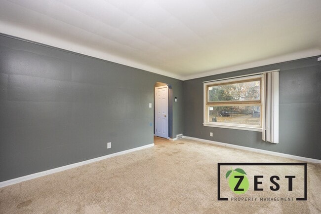 Building Photo - Beautiful 3 bedroom 1 Bath