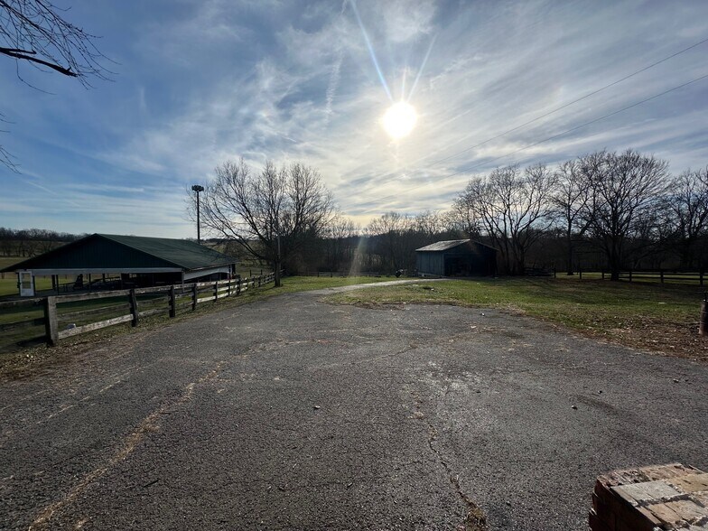 Building Photo - 3819 Millersburg Ruddles Mill Rd