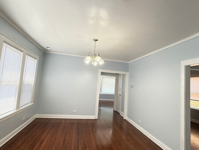 Building Photo - 3615 N Troy St