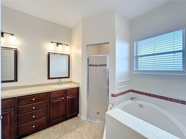 Building Photo - 10817 Masters Dr