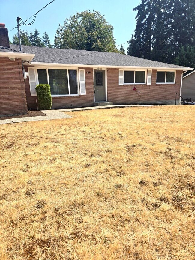 Building Photo - 3613 Grandview Dr W