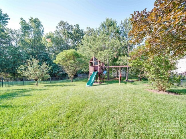 Building Photo - 15340 Prescott Hill Ave