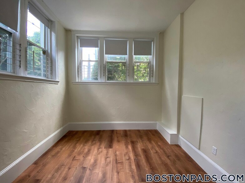 Building Photo - 99 Brainerd Rd