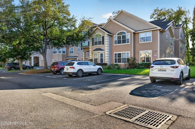 Building Photo - 13810 Sutton Park Dr N