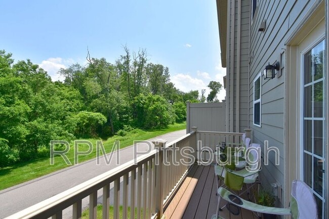 Building Photo - 1726 St Johns Ln