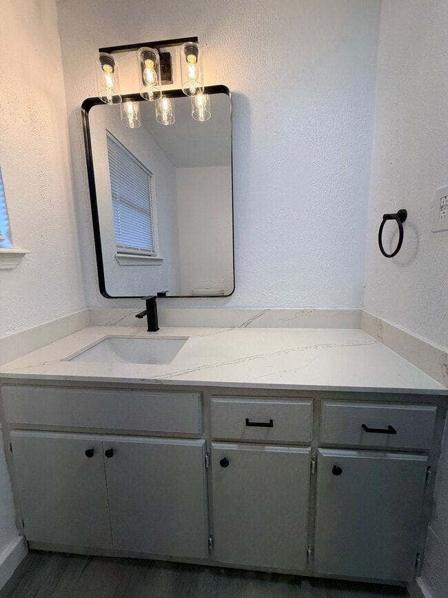 Building Photo - 2331 NW Austin Dr