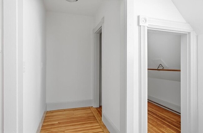 Building Photo - 245 Clinton St