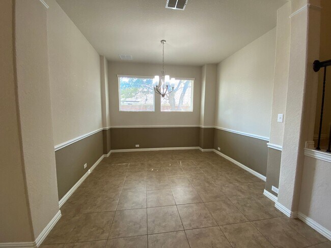 Building Photo - July Move-In Special
