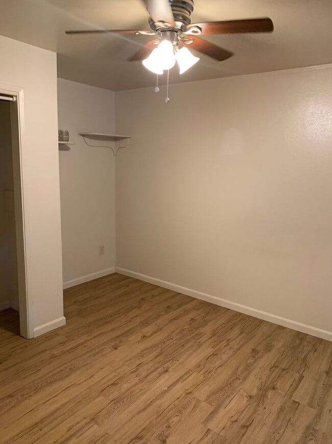 Building Photo - HALLOWEEN SPECIAL - 2 WEEKS FREE RENT!!