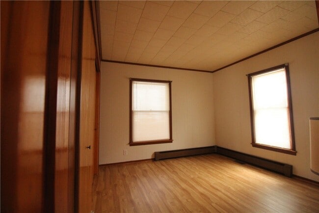 Building Photo - 213-215-215 Conhocton St