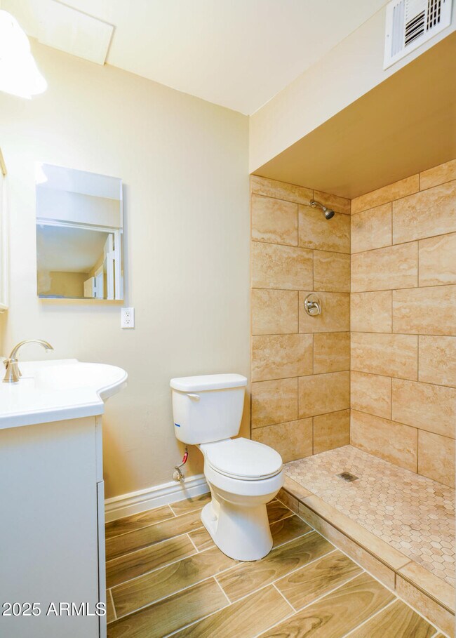 Building Photo - 4236 N 50th Dr