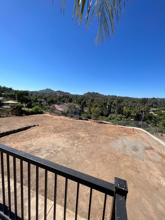 Building Photo - Move in Special!! $750 off 1st Month's Rent!!