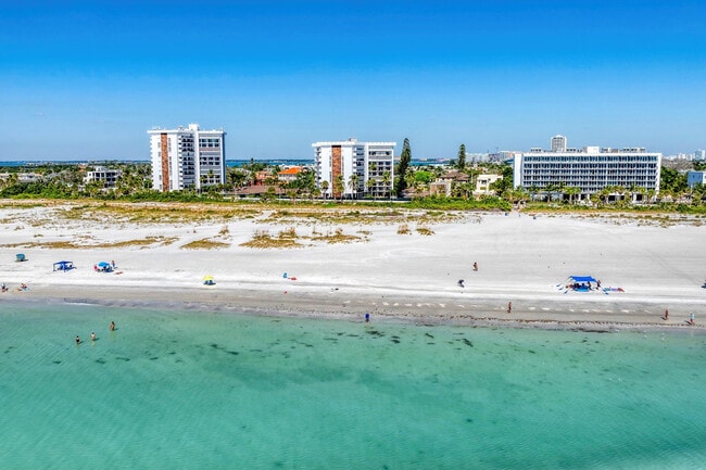 Building Photo - 500 S Washington Dr