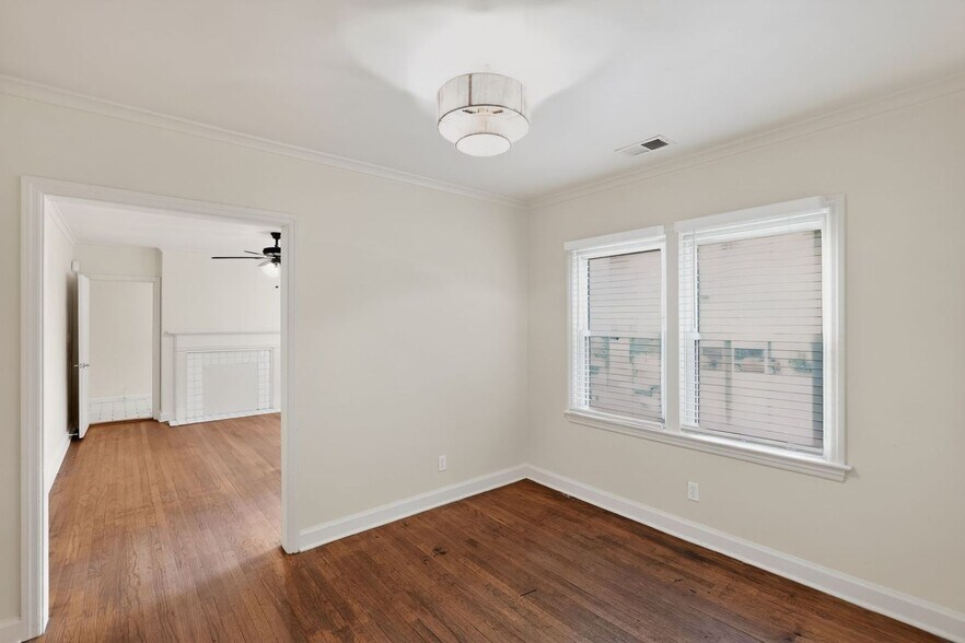 Building Photo - 879 Sylvan Pl SW