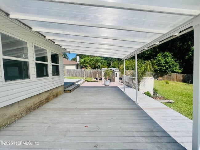 Building Photo - 8971 Rockpond Meadows Dr