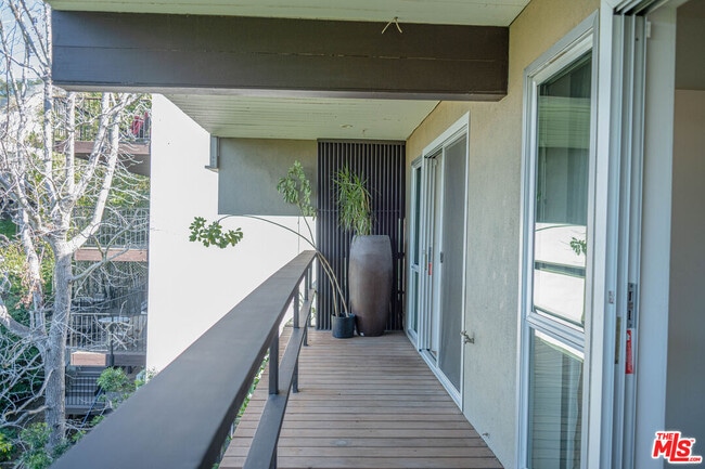 Building Photo - 8895 Appian Way